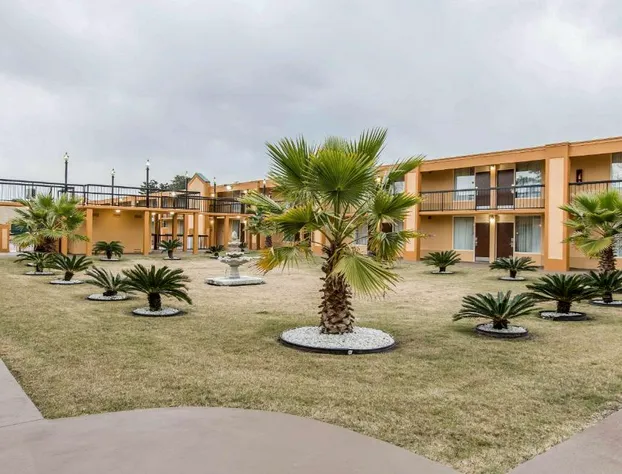 Quality Inn Savannah Midtown hotel detail image 3