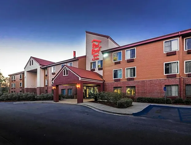 Red Roof Inn & Suites Savannah Airport hotel detail image 2