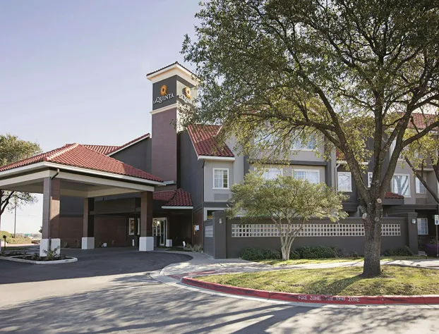 La Quinta Inn & Suites by Wyndham Austin Near The Domain hotel detail image 2