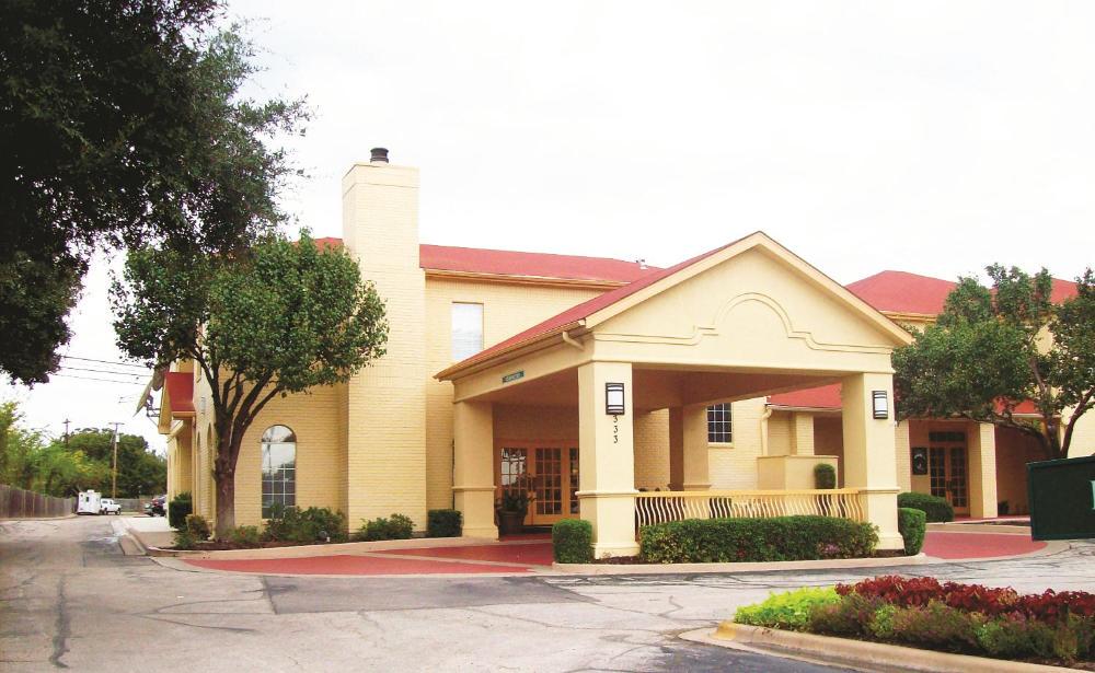 Days Inn by Wyndham Georgetown hotel hero