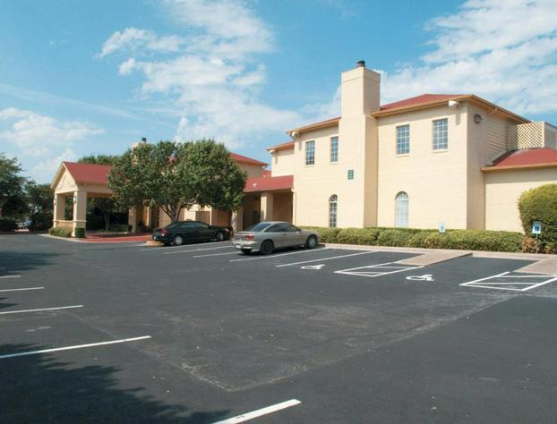 Days Inn by Wyndham Georgetown hotel detail image 1