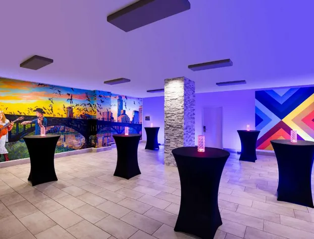 Embassy Suites by Hilton Austin Downtown South Congress hotel detail image 4