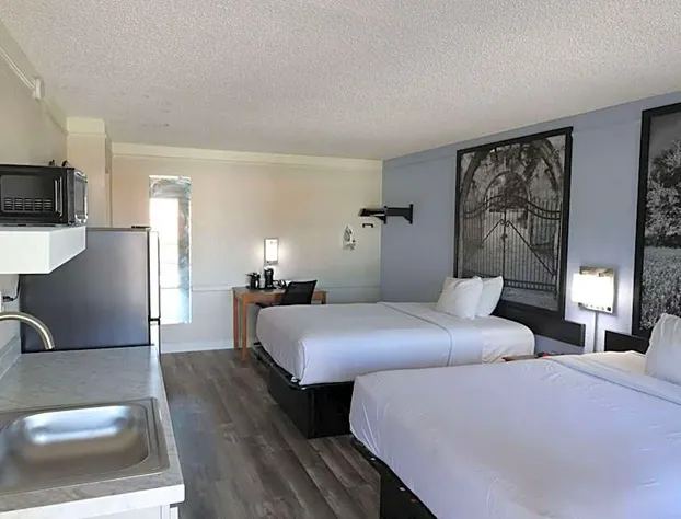 Super 8 by Wyndham Austin South / I-35 hotel detail image 3