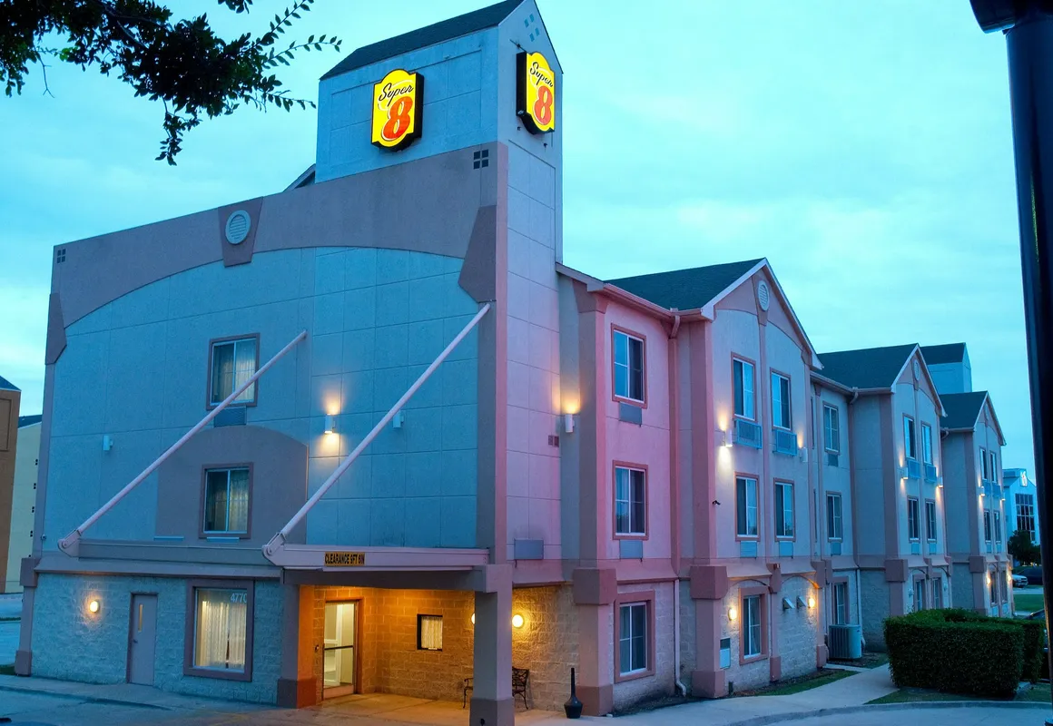 Super 8 by Wyndham Irving/DFW Apt/North hotel hero