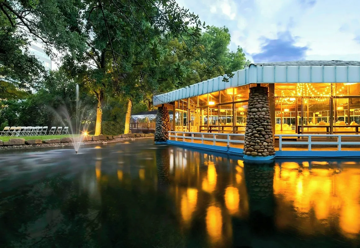 Sheraton Arlington Hotel hotel hero