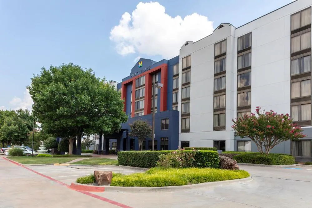 Hyatt Place Dallas/Arlington hotel hero