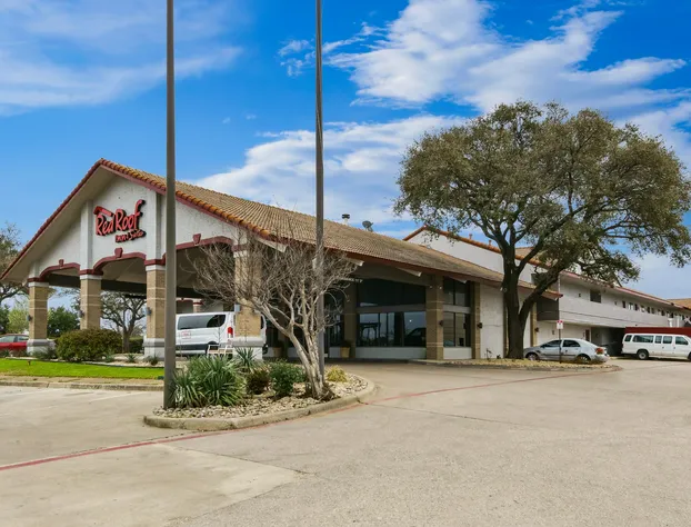 Red Roof Inn & Suites Irving – DFW Airport South hotel detail image 2