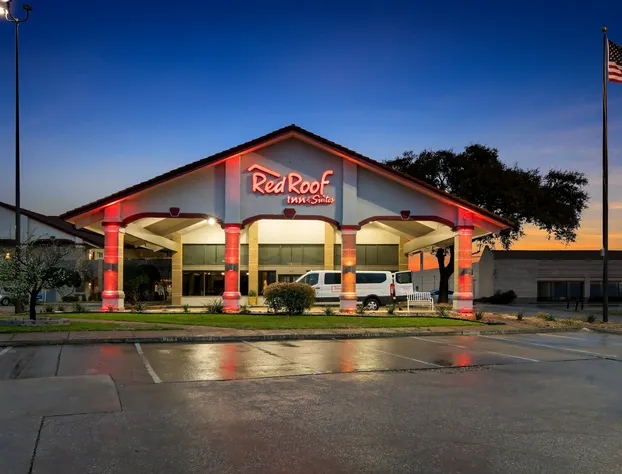 Red Roof Inn & Suites Irving – DFW Airport South hotel detail image 4