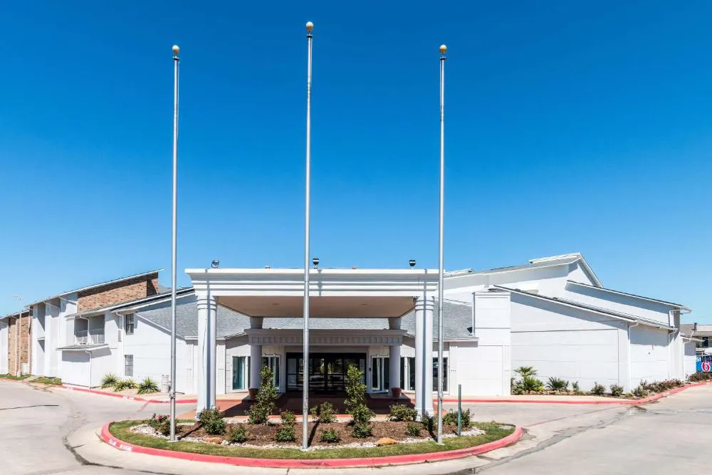 Studio 6 Arlington, TX hotel hero