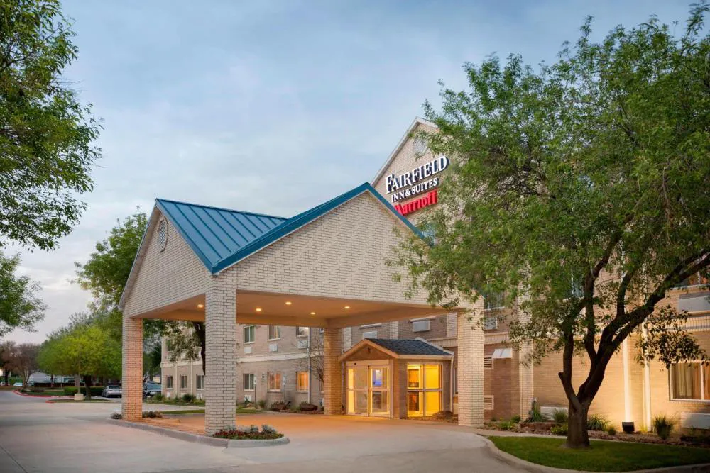 Fairfield Inn & Suites Dallas Plano hotel hero