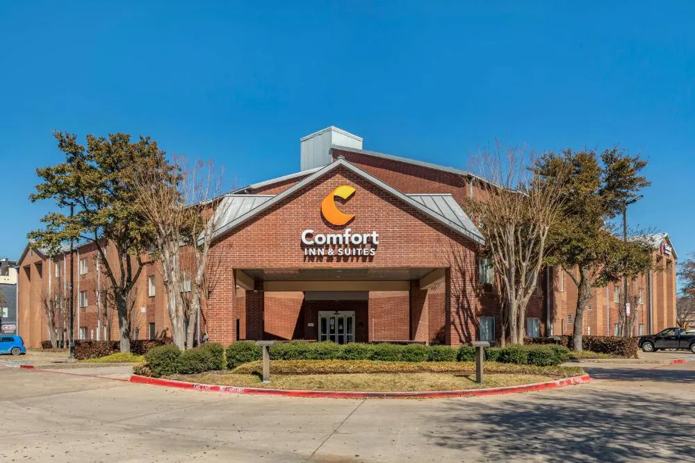 Comfort Inn & Suites North Dallas - Addison hotel hero