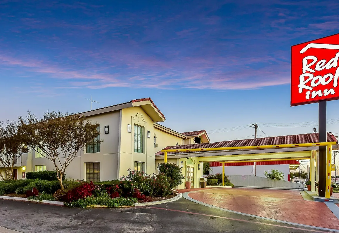 Red Roof Inn Plano hotel hero
