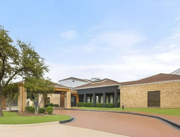 Super 8 by Wyndham Dallas Love Field Airport hotel detail image 1