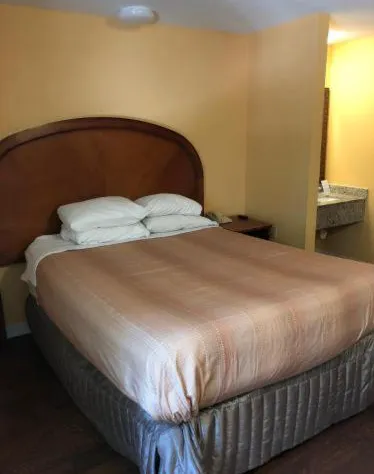 Americas Best Value Inn Addison Dallas hotel detail image 4