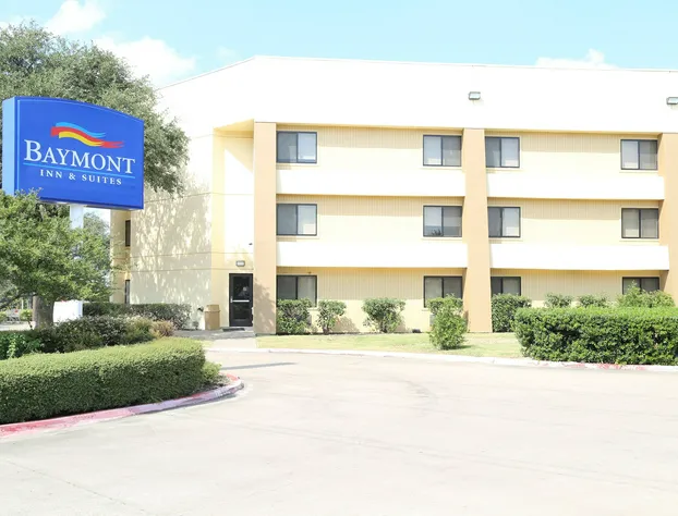 Baymont by Wyndham Plano hotel detail image 2