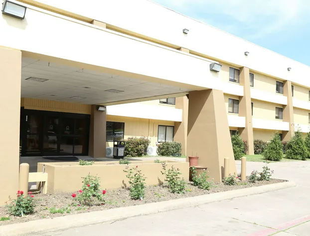 Baymont by Wyndham Plano hotel detail image 2