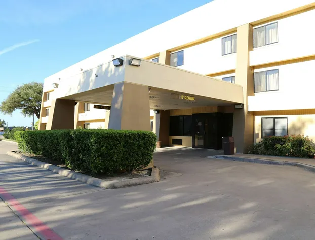 Baymont by Wyndham Plano hotel detail image 4