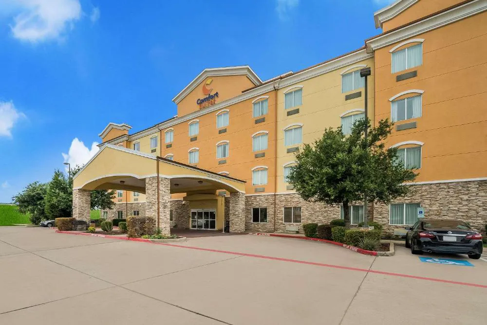 Comfort Suites Plano - Dallas North hotel hero