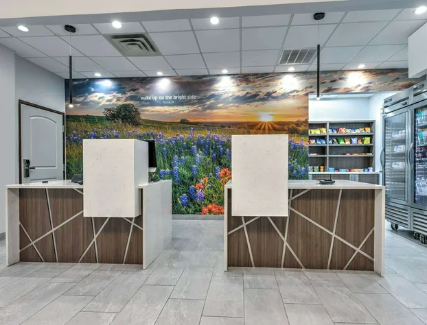 La Quinta Inn & Suites by Wyndham Allen at The Village hotel detail image 2