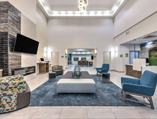 La Quinta Inn & Suites by Wyndham Allen at The Village hotel detail image 3