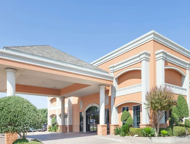 SureStay by Best Western Irving Grapevine DFW North hotel detail image 1