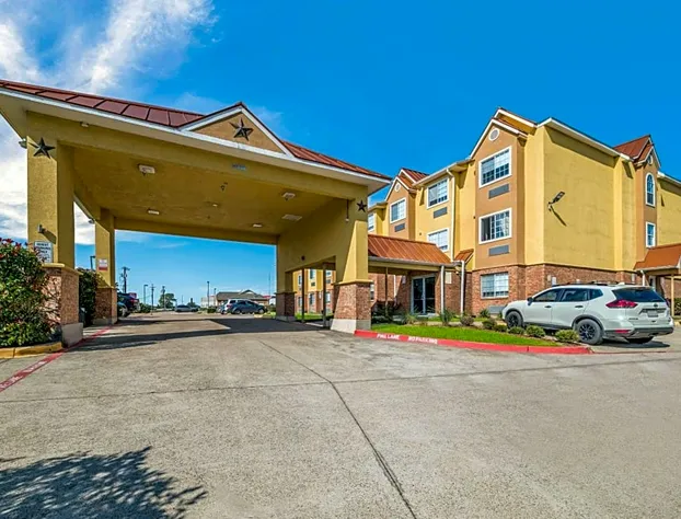 Quality Inn & Suites North Mesquite I-30 hotel detail image 2