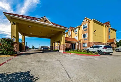 Quality Inn & Suites North Mesquite I-30 hotel detail image 3