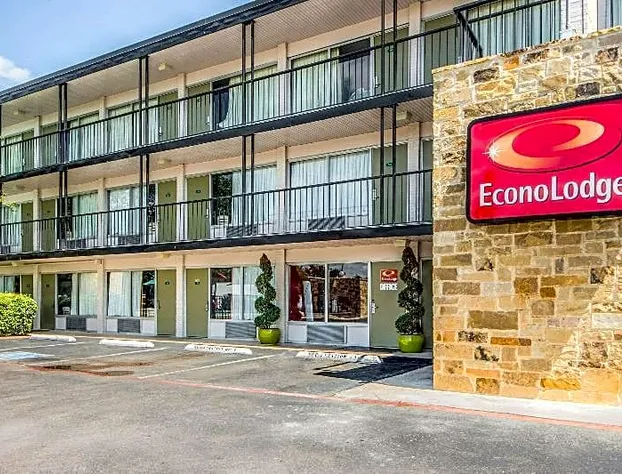 Econo Lodge Airport I-35 North hotel detail image 1
