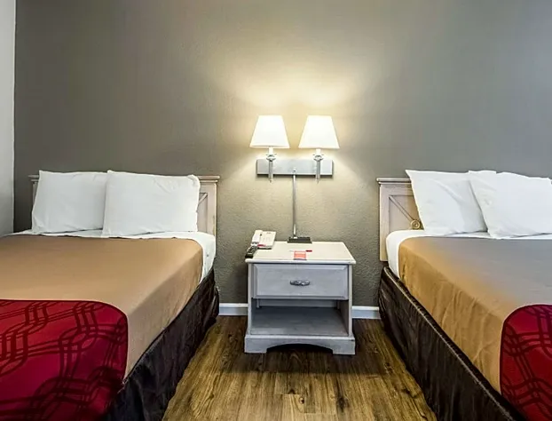 Econo Lodge Airport I-35 North hotel detail image 2