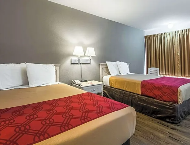 Econo Lodge Airport I-35 North hotel detail image 4