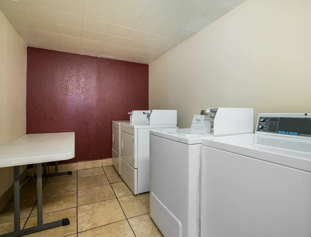 Red Roof Inn North Dallas - Park Central hotel detail image 4