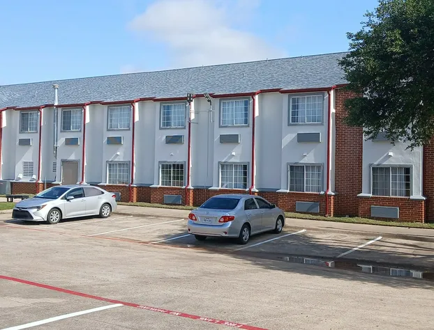 Red Roof Inn & Suites Euless - DFW Airport Southwest hotel detail image 1