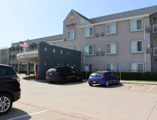 Comfort Suites DFW Airport hotel detail image 3