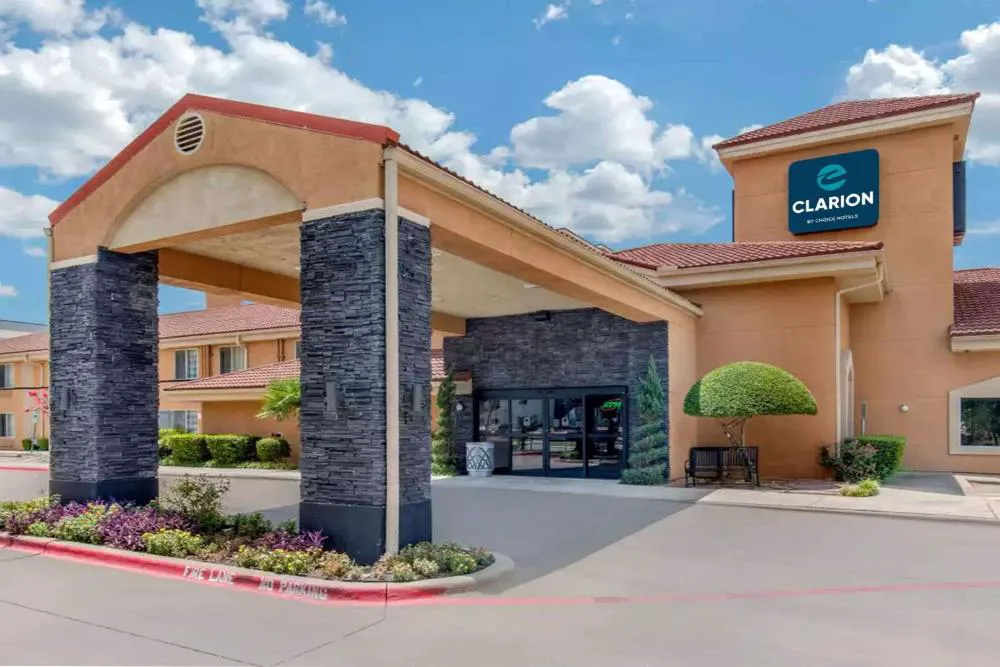 Clarion Inn & Suites DFW North hotel hero