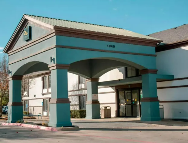 Quality Inn & Suites Irving DFW Airport South hotel detail image 3