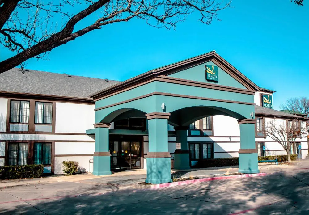 Quality Inn & Suites Irving DFW Airport South hotel hero