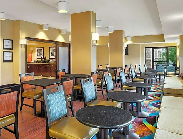 Hampton Inn Dallas-Irving-Las Colinas hotel detail image 4