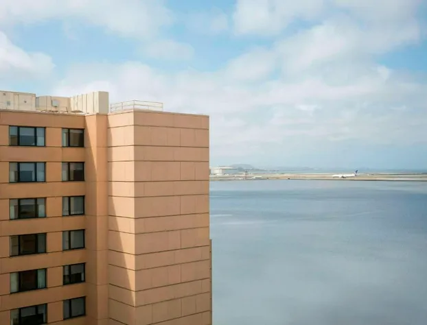 San Francisco Airport Marriott Waterfront hotel detail image 1