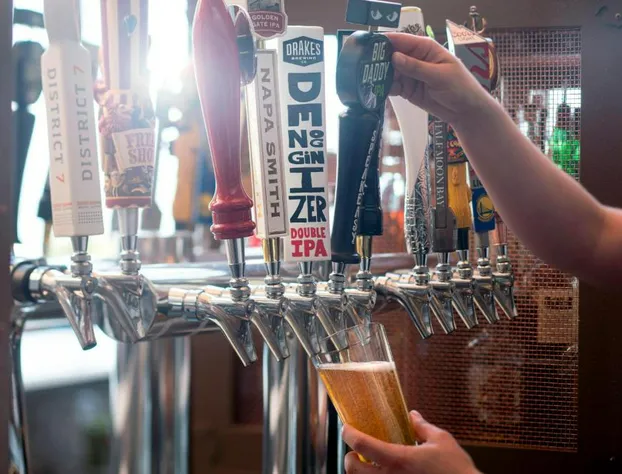 San Francisco Airport Marriott Waterfront hotel detail image 3