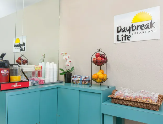 Days Inn by Wyndham San Francisco S/Oyster Point Airport hotel detail image 1