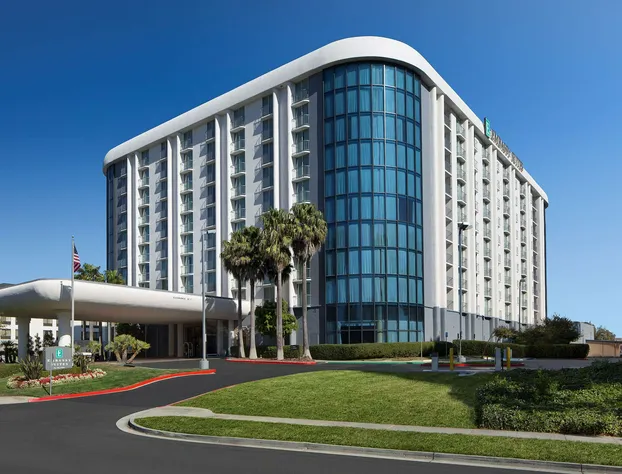 Embassy Suites by Hilton San Francisco Airport Oyster Point hotel detail image 1