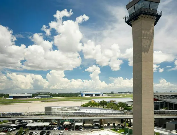 Tampa Airport Marriott hotel detail image 1