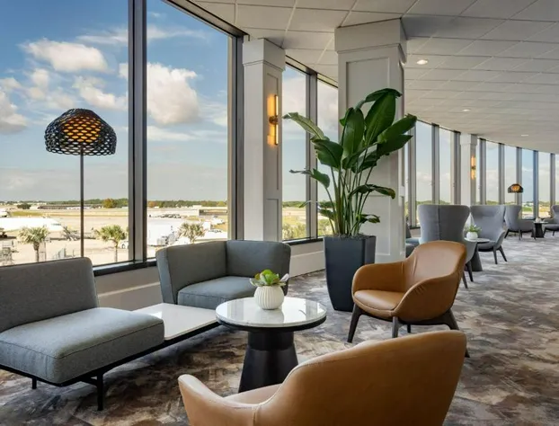 Tampa Airport Marriott hotel detail image 4