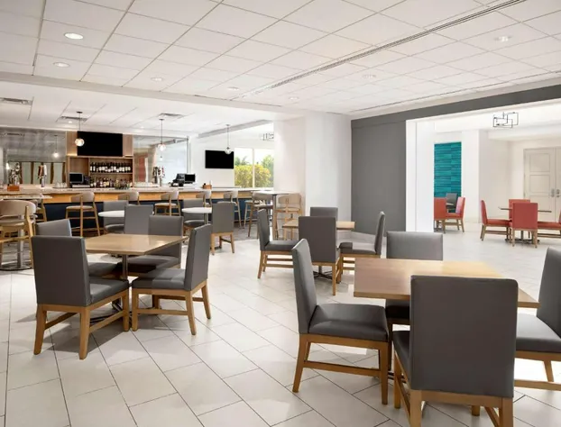 Embassy Suites by Hilton Tampa Airport Westshore hotel detail image 1