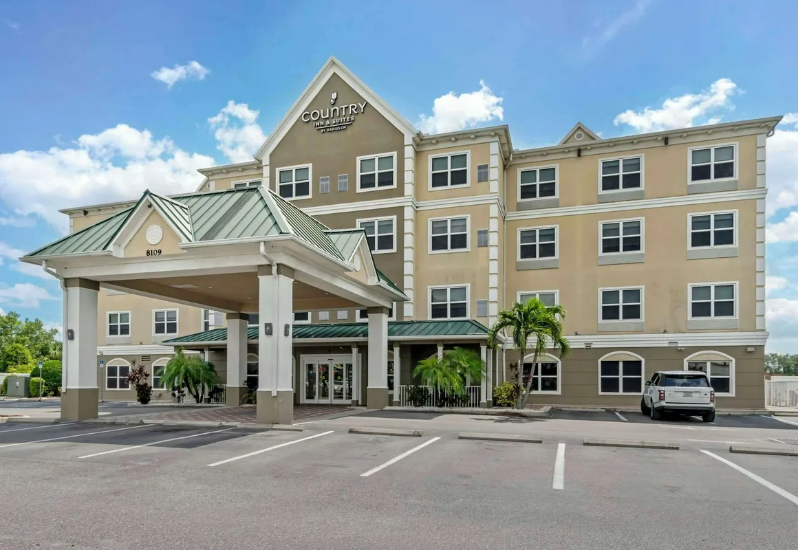 Country Inn & Suites by Radisson, Tampa Airport North, FL hotel hero