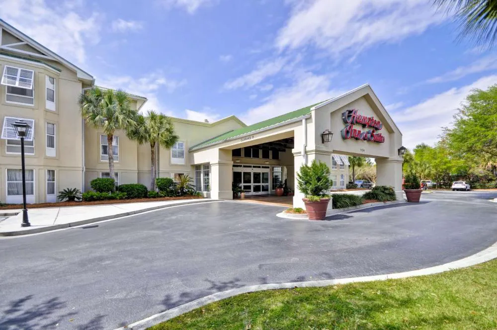 Hampton Inn & Suites Charleston/Mt. Pleasant-Isle Of Palms hotel hero