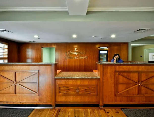 Hampton Inn & Suites Charleston/Mt. Pleasant-Isle Of Palms hotel detail image 2