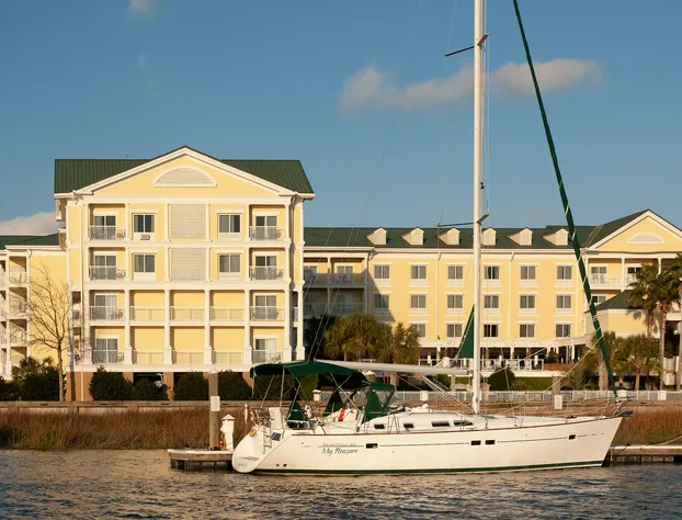 Courtyard Charleston Waterfront by Marriott hotel detail image 2