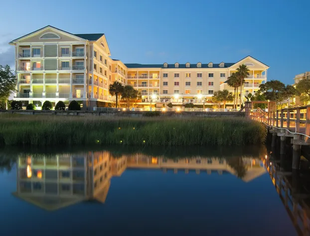 Courtyard Charleston Waterfront by Marriott hotel detail image 1