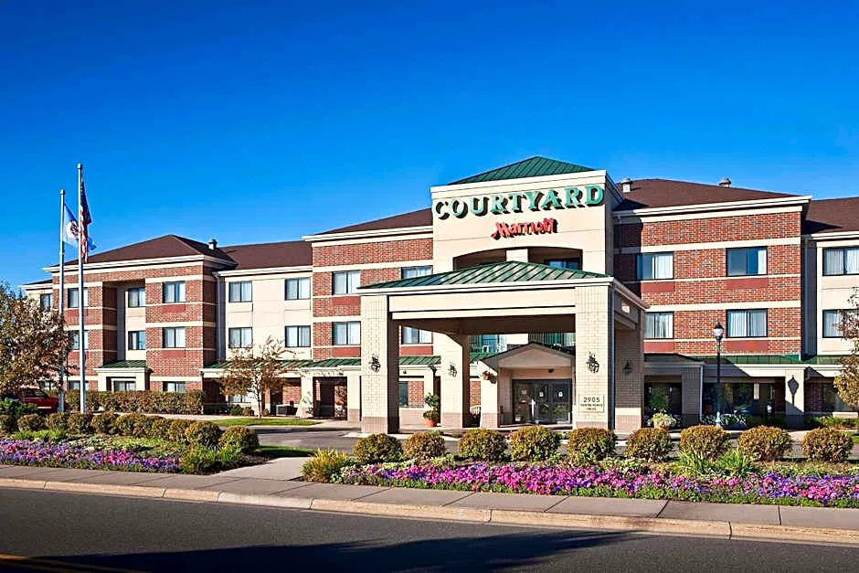 Courtyard Minneapolis St. Paul/Roseville by Marriott hotel hero